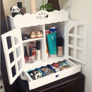 استند لوازم آرایشی خونه خاص مدل دردار خونه خاصاستند لوازم آرایشی خونه خاص مدل دردار خونه خاص استند لوازم آرایشی خونه خاص مدل دردار خونه خاص استند لوازم آرایشی خونه خاص مدل دردار خونه خاص شناسه محصول: KH10۸ Category: شلف رومیزی / استند آرایشی استند لوازم آرایشی خونه خاص مدل دردار