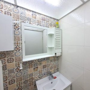 آینه باکس سرویس بهداشتی خونه خاص سایز 2 (باکس راست) خونه خاص شناسه محصول: KH1۱0 Category: آینه باکس / آینه سرویس آینه باکس سرویس بهداشتی خونه خاص سایز 2 (باکس راست)